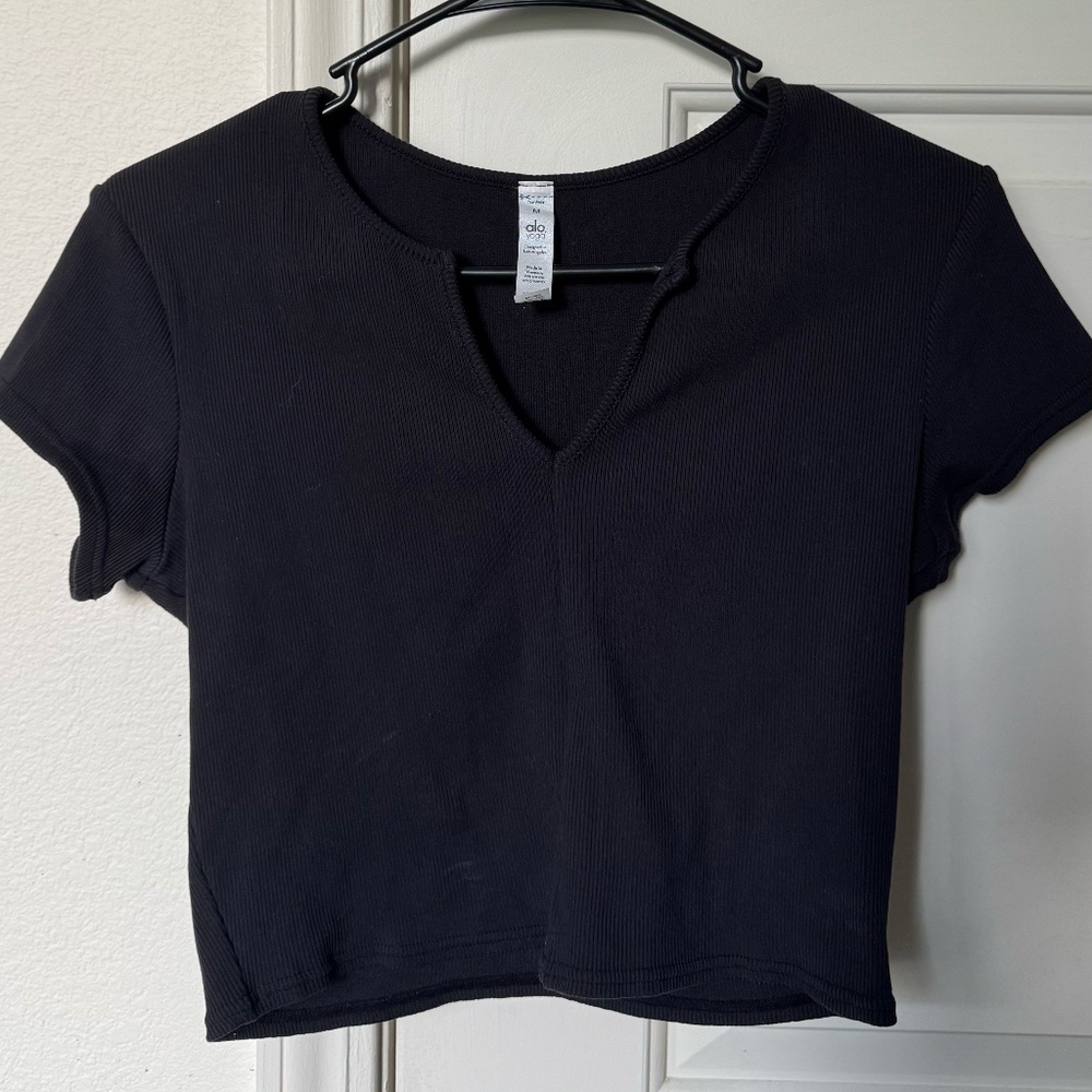 Alo Athletic Black Top - Cropped (M)